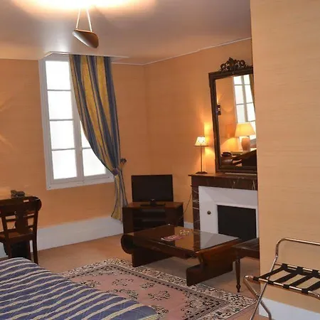 فندق Des Grands Hommes - Centre 2*