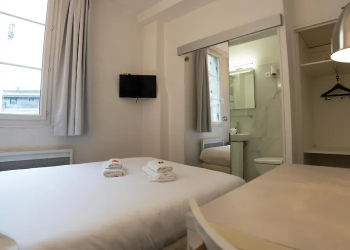 Brit Des Grands Hommes - Centre 2* Bordeaux