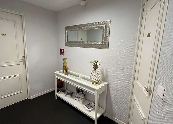 Brit Des Grands Hommes - Centre Hotel