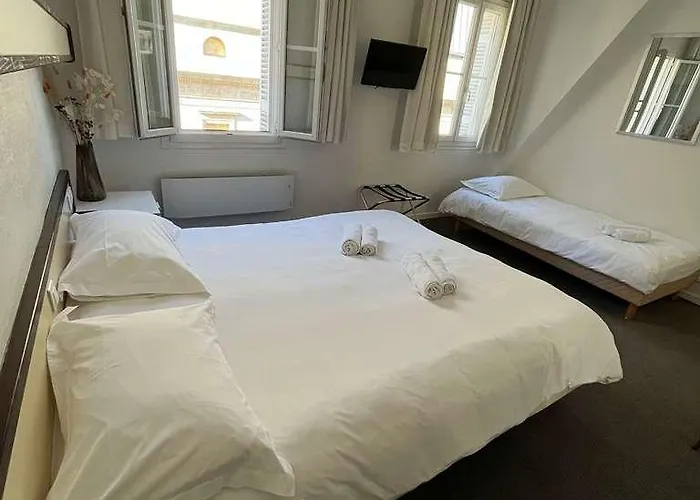 Brit Des Grands Hommes - Centre 2* Bordeaux