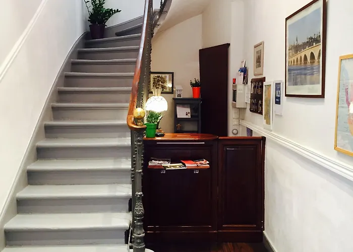 Brit Des Grands Hommes - Centre 2*