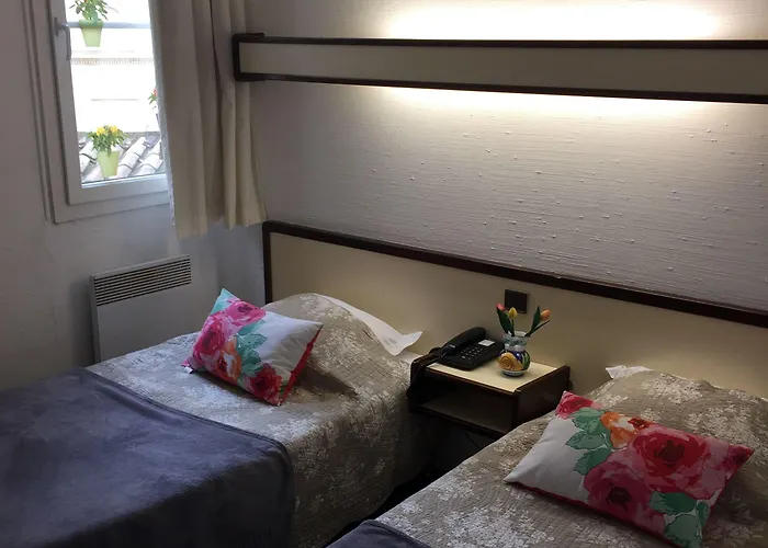 Brit Des Grands Hommes - Centre 2* Bordeaux