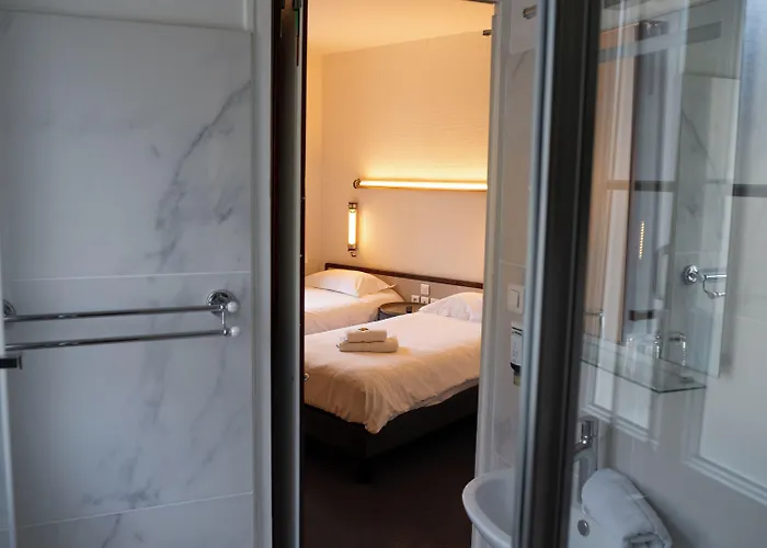 Brit Des Grands Hommes - Centre Hotel