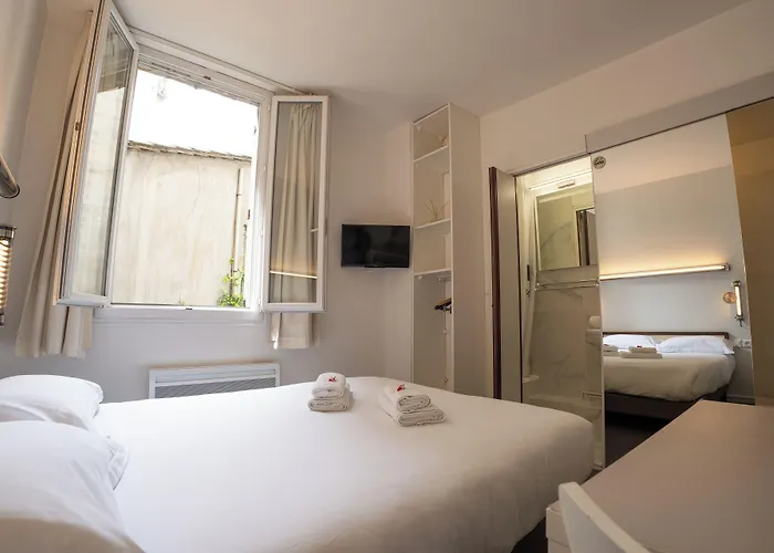 Brit Des Grands Hommes - Centre Hotel