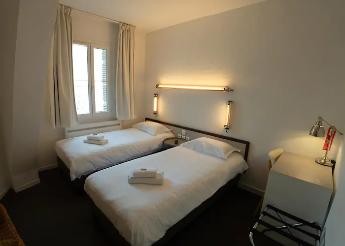 Brit Des Grands Hommes - Centre Bordeaux