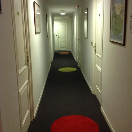 Des Grands Hommes - Centre Hotel 2*